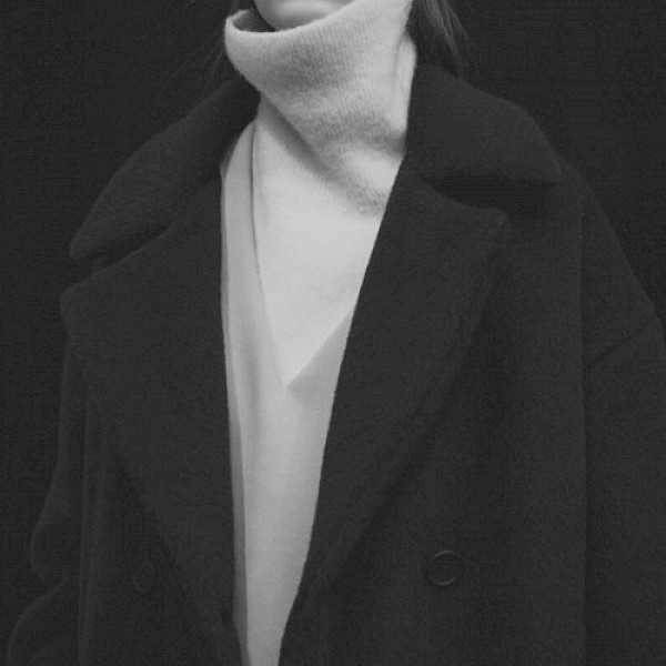 Coated turtle neck b&w fashion photography timeless inspo textures body timeless kate moss lindbergh newton avedon demarchelier meisel Alaia Chanel