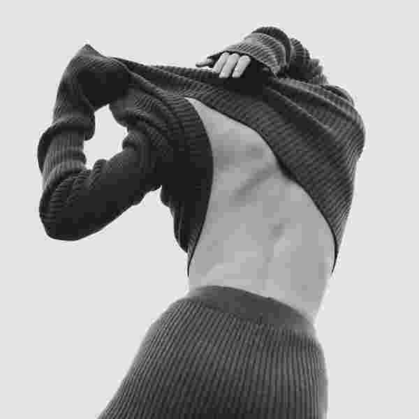 Knit Vogue Kate Moss b&w fashion photography timeless inspo timeless lindbergh newton avedon demarchelier meisel Alaia Chanel